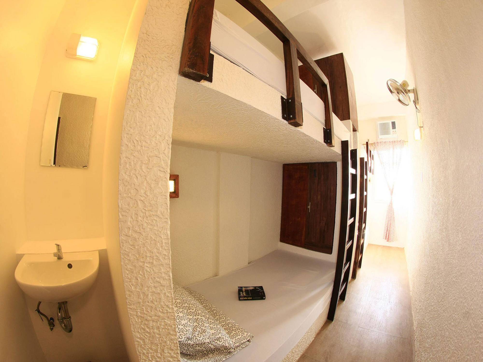 Sea Horse Guest House Корон Екстериор снимка