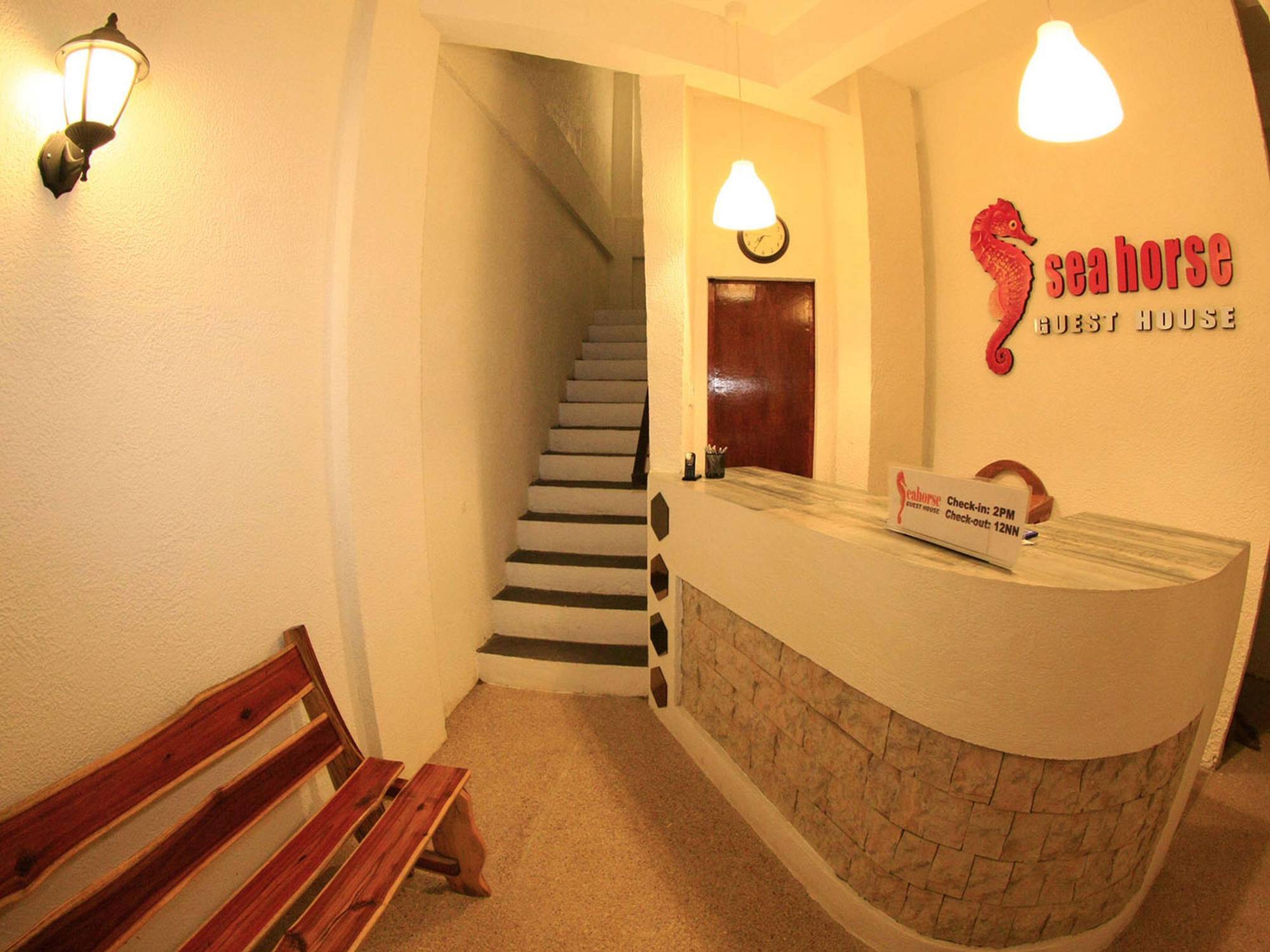 Sea Horse Guest House Корон Екстериор снимка