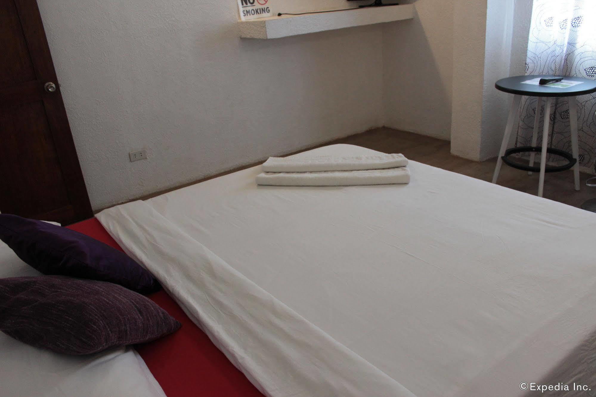 Sea Horse Guest House Корон Екстериор снимка