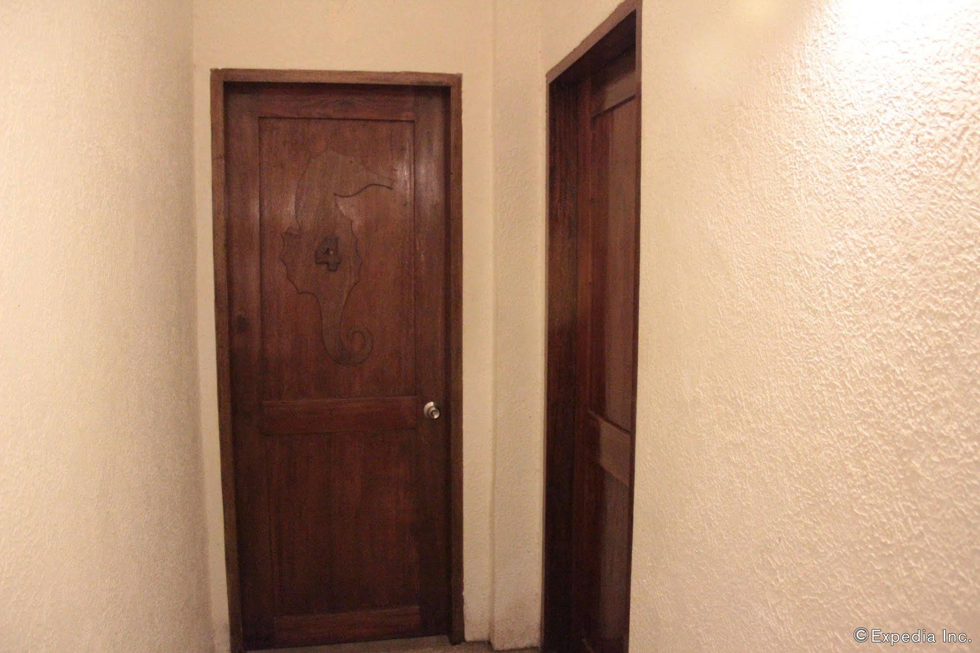 Sea Horse Guest House Корон Екстериор снимка